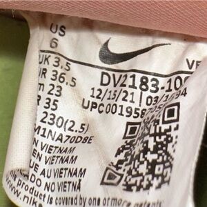 Women’s Nike Size 6, 2022
Wmns Air Force 1 '07 LX 'Mama